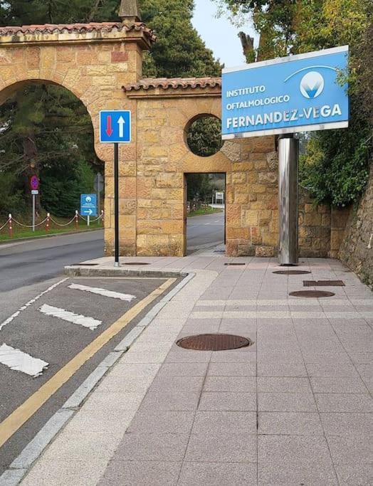 ¡Al Lado De La Clinica Oftalmologica Vega! Daire Oviedo Dış mekan fotoğraf